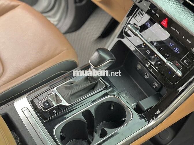 Kia Carnival 2022 2.2D Luxury 8 chỗ chưa đến 1 tỷ