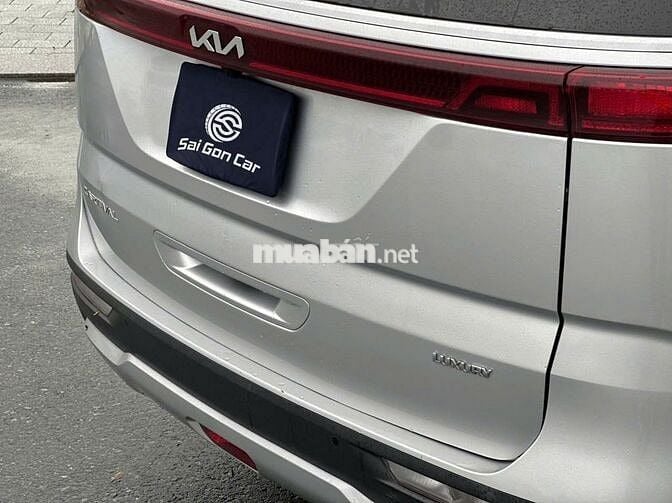 Kia Carnival 2022 2.2D Luxury 8 chỗ chưa đến 1 tỷ