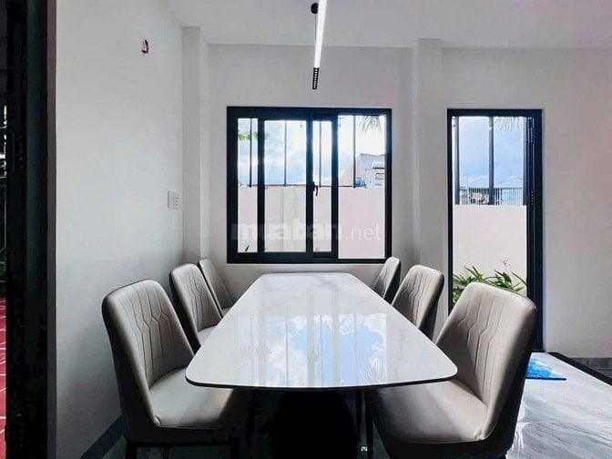 BÁN NHÀ VƯỜN 7,2 X 23M SÂN VƯỜN MÁT MẺ , THƯ GIÃN 