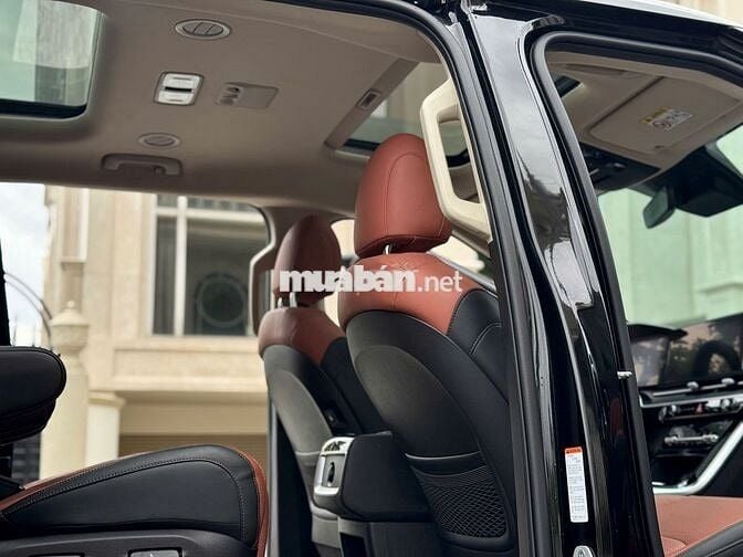 Kia Carnival 2024 2.2D Signature 7s - 3vkm 1tỷ368