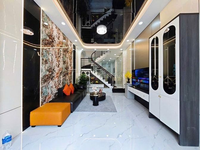 Bán nhà dt 56m2 đúc 3 tầng gần uỷ ban quận 12 giá 5 tỷ 950.