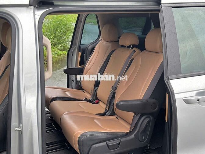 Kia Carnival 2022 2.2D Luxury 8 chỗ chưa đến 1 tỷ
