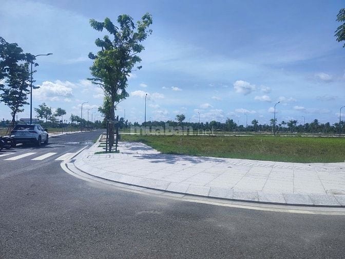 Nền đất Agora City 108m2 sổ riêng ngay trung tâm hành chính Thủ Thừa