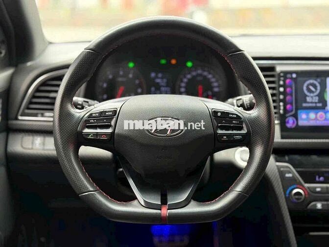 Hyundai Elantra 2019 Sport 1.6 AT - 660000 km