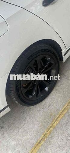 VinFast Lux A2.0 2021 Plus 2.0 AT - 76000 km