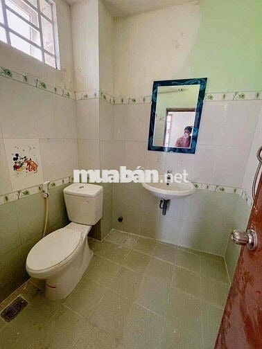 Mặt tiền Cách Mạng Tháng 8 , 1 trệt 3 lầu 6x15m. 5 phòng 4wc