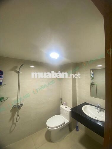 Cho thuê MB 65m2, mặt tiền 8m, Phạm Văn Đồng, Vincom