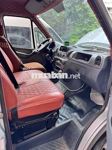 Mercedes Sprinter tải van 6 người 900kg 9 chủ ký