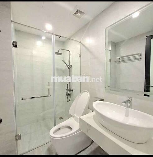 Tôi cần bán nhà Hào Nam 6tầng thang máy full nội thất.