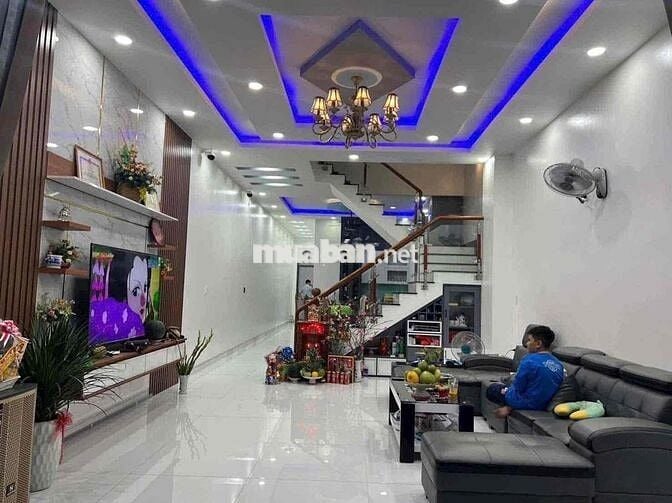 Nhà cho thuê Phú Tân 4 phòng ngủ full nội thất cao cấp