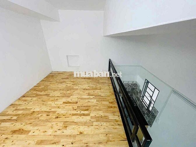 PHÒNG MỚI XÂY NGAY BÙI ĐÌNH TUÝ CÓ 2 CỬA SỔ THOÁNG MÁT GÁC CAO