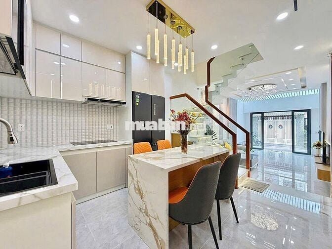 Bán nhà Nguyễn Cảnh Chân Q1, giá 8ty650, 60m2 , 4PN, 4WC, hẻm oto, SHR