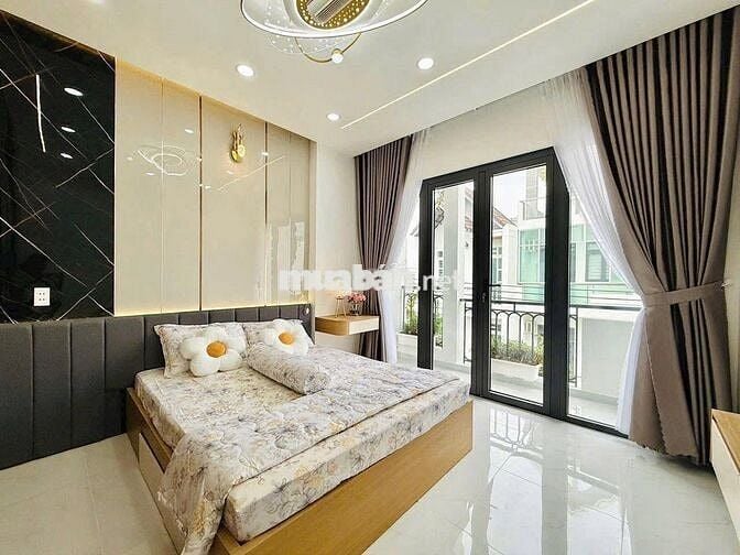 Bán nhà Nguyễn Cảnh Chân Q1, giá 8ty650, 60m2 , 4PN, 4WC, hẻm oto, SHR