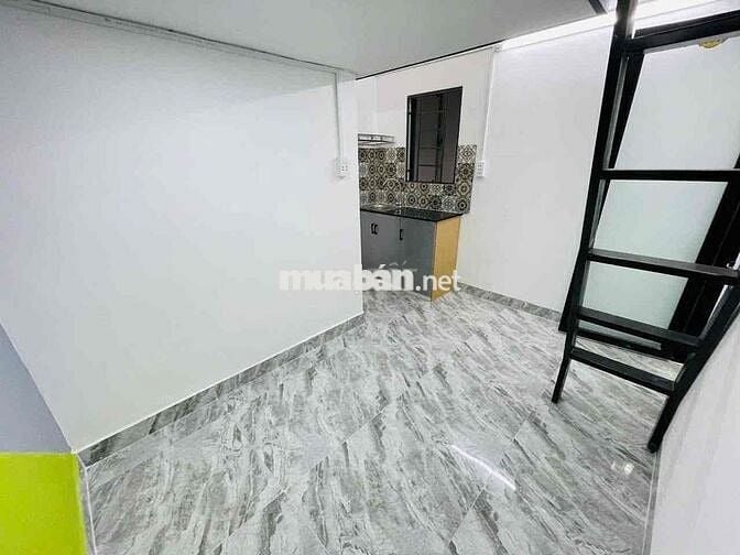 PHÒNG MỚI XÂY NGAY BÙI ĐÌNH TUÝ CÓ 2 CỬA SỔ THOÁNG MÁT GÁC CAO