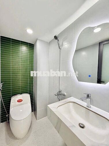 Bán nhà Nguyễn Cảnh Chân Q1, giá 8ty650, 60m2 , 4PN, 4WC, hẻm oto, SHR