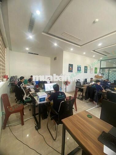 Cho thuê MB 65m2, mặt tiền 8m, Phạm Văn Đồng, Vincom