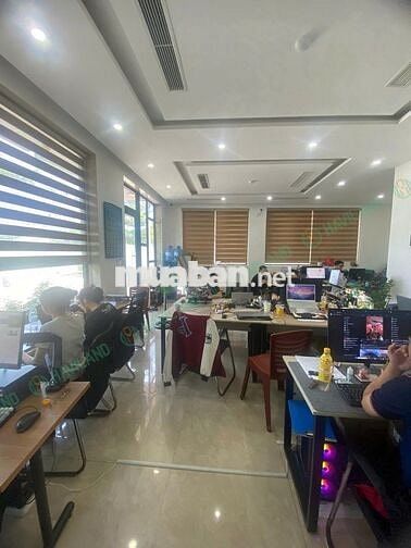 Cho thuê MB 65m2, mặt tiền 8m, Phạm Văn Đồng, Vincom