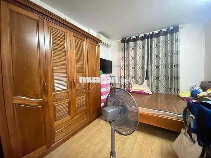 Bán nhà giá đầu tư 70m2 sổ đỏ tập thể phố Hồng Mai căn góc 3 ngủ view