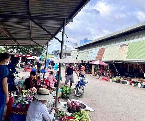 Lúc trước đất sốt mua cả 700tr , giờ cần tiền trả nợ quá nên bán lỗ ,g
