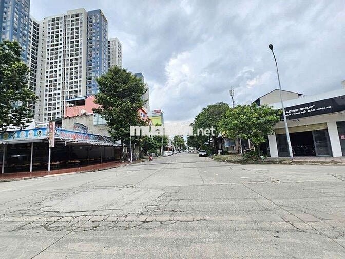 Nhà mặt tiền kinh doanh sầm uất trục chính kdc Sóng Thần B ngay Vincom