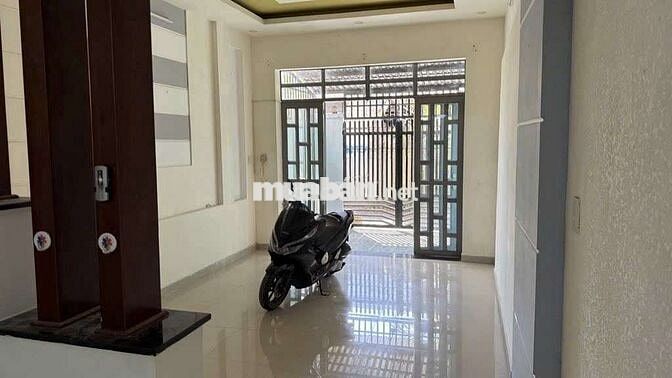 NHÀ KDC HỒNG LONG 1TRỆT 2LẦU 4X16M 4PN 3WC SẴN MÁY LẠNH, GẦN QL13