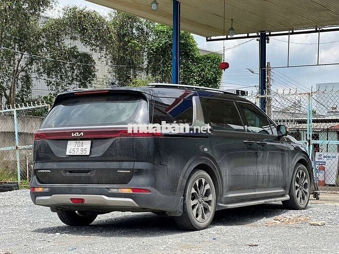 💙💙 Carnival 2023 Premium 2.2D 7S - 71000 km