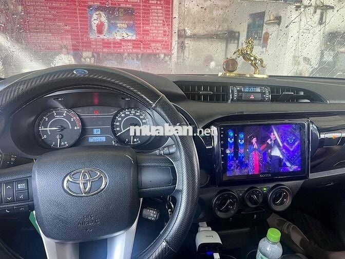 Toyota Hilux 2018 2.4E 4x2 AT - 110000 km ngay chu