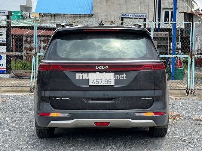 💙💙 Carnival 2023 Premium 2.2D 7S - 71000 km