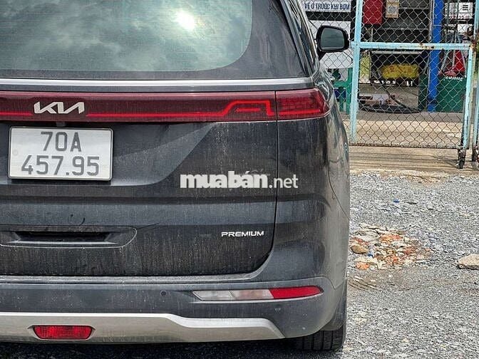 💙💙 Carnival 2023 Premium 2.2D 7S - 71000 km