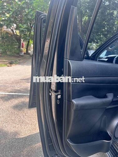 Toyota Hilux 2018 2.4E 4x2 AT - 110000 km ngay chu
