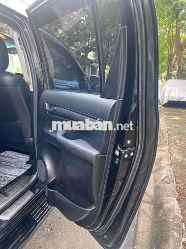 Toyota Hilux 2018 2.4E 4x2 AT - 110000 km ngay chu