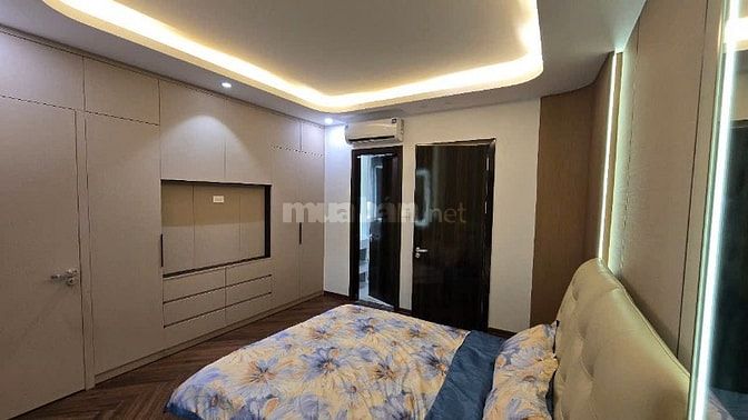 BAY NHANH VILLA CẦU GIẤY- NỘI THẤT VIP-THANG MÁY- Ô TÔ TRÁNH 20M