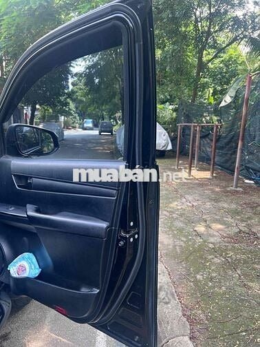 Toyota Hilux 2018 2.4E 4x2 AT - 110000 km ngay chu