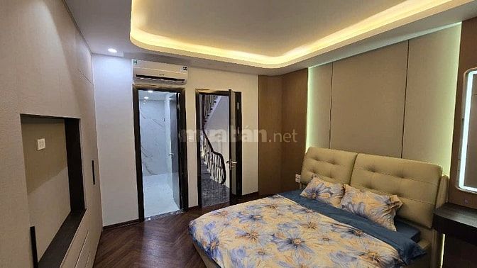BAY NHANH VILLA CẦU GIẤY- NỘI THẤT VIP-THANG MÁY- Ô TÔ TRÁNH 20M