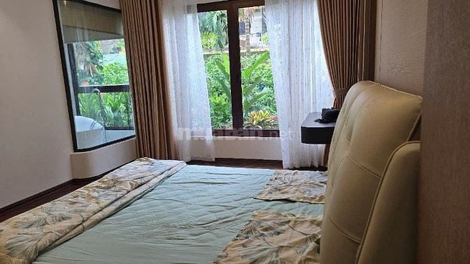 BAY NHANH VILLA CẦU GIẤY- NỘI THẤT VIP-THANG MÁY- Ô TÔ TRÁNH 20M