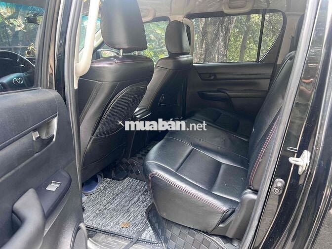 Toyota Hilux 2018 2.4E 4x2 AT - 110000 km ngay chu
