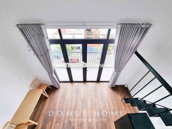 Duplex ban công rộng rãi gần cầu Khánh Hội Full rộng rãi sạch sẽ