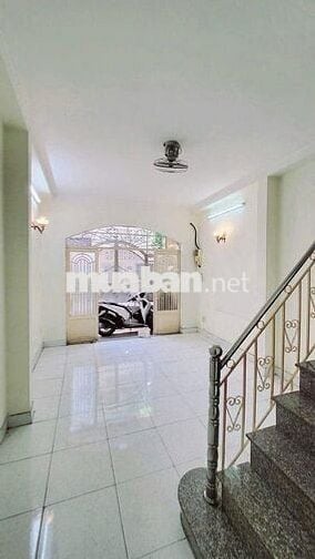 178/8 Thích Quảng Đức PN, 4 x 12, 45 m2 đất, 3 PN 3 WC 4 tầng 8.x tỷ