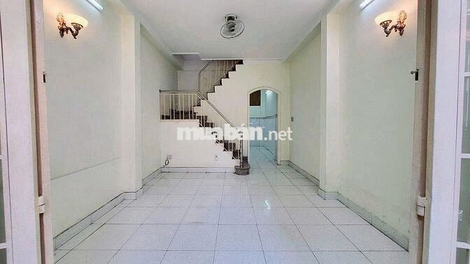 178/8 Thích Quảng Đức PN, 4 x 12, 45 m2 đất, 3 PN 3 WC 4 tầng 8.x tỷ