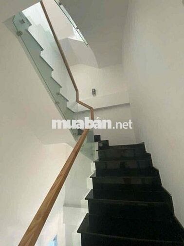 Cho thuê nhà phúc đạt 1 trệt 2 lầu có 4 phòng ngủ sẵn máy lạnh thủ dầu