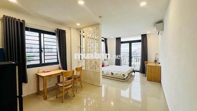 Cho Thuê Căn Hộ Studio Tách Bếp Ban Công/Cửa Sổ Lớn Thang Máy Ở TT Q8