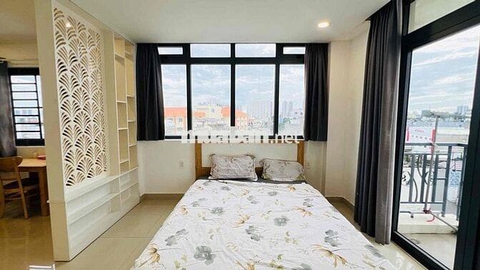 Cho Thuê Căn Hộ Studio Tách Bếp Ban Công/Cửa Sổ Lớn Thang Máy Ở TT Q8