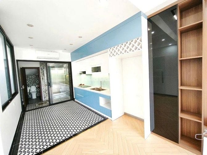 Vũ Đức Thận 50m2 x 6 tầng, MT 4,1m. Thang máy, gara, vỉa hè, KD. Giá 1