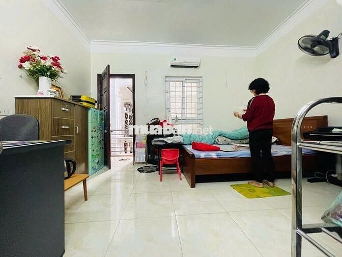 CHỈ 6 TỶ CÓ NGAY NHÀ TRUNG TÂM CẦU GIẤY- LÔ GÓC- NGÕ ĐẸP- GẦN PHỐ