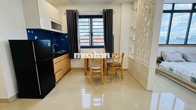 Cho Thuê Căn Hộ Studio Tách Bếp Ban Công/Cửa Sổ Lớn Thang Máy Ở TT Q8