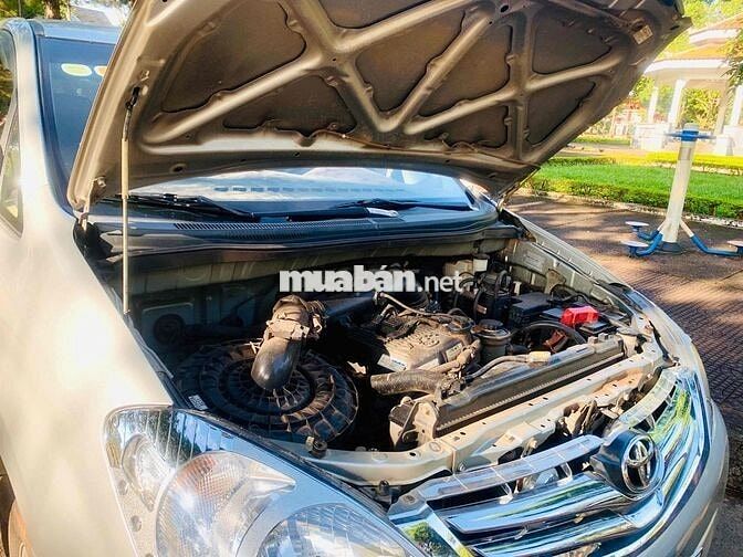 Toyota Innova 2010 G - 175 km