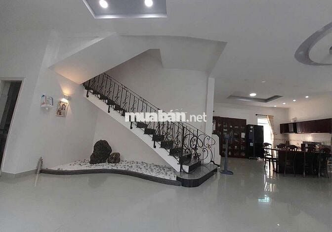 🏡 CHO THUÊ BIỆT THỰ GÓC – TÂN PHONG, Q.7