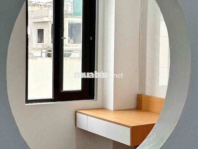 Cho thuê căn hộ Studio 1PN ban công cửa sổ ngay sân bay Tân Sơn Nhất