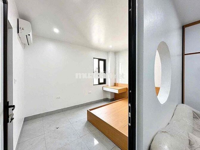 Cho thuê căn hộ Studio 1PN ban công cửa sổ ngay sân bay Tân Sơn Nhất