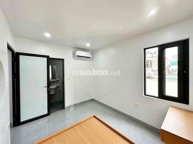 Cho thuê căn hộ Studio 1PN ban công cửa sổ ngay sân bay Tân Sơn Nhất